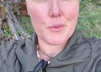 U braku na prvom vidiku Katie Johnston otkriva više srčanog pucanja nakon svog šokantnog meča na Channel Nine pokazuje: “Moj prozor za obitelj se zatvara”