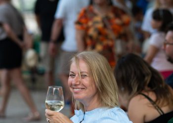 U šibenskom đardinu uživalo se u ovom skladnom paru: Pogledajte veliku fotogaleriju s jedinstvene gastro manifestacije