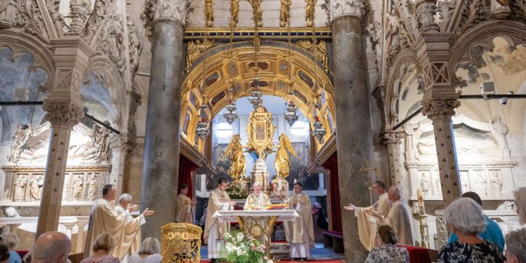 U splitskoj katedrali proslavljeno Presveto Srce Isusovo uz posvetu hrvatskoga naroda