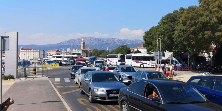 U splitskoj luci očekuju više od 70 tisuća putnika tijekom produženog vikenda