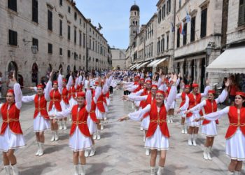 U subotu svi u Grad jer stižu maštovite i raznolike koreografije