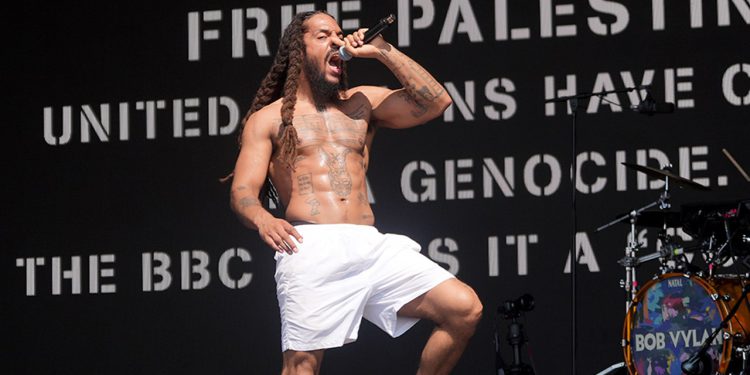 UK Punk-Rap Duo osudio je za “Smrt na IDF” u Glastonburyju