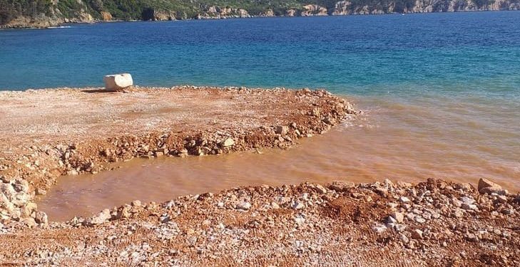 UNIŠTAVANJE PODMORJA Državni inspektorat još uvijek istražuje strašno onečišćenje u Komiži. LU Split već zna da