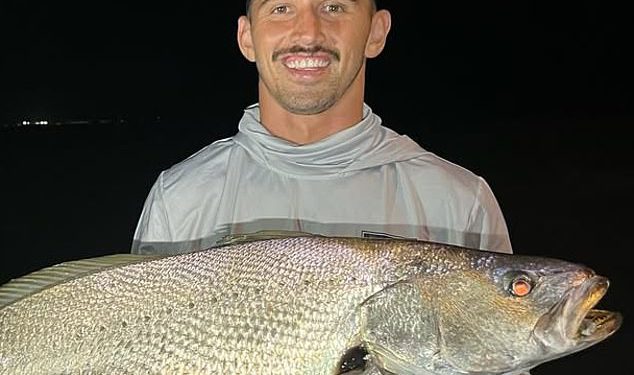 Upozorenje grafičkog sadržaja: Footy Star otkriva bizaran način na koji je završio s 40 uboda u nozi