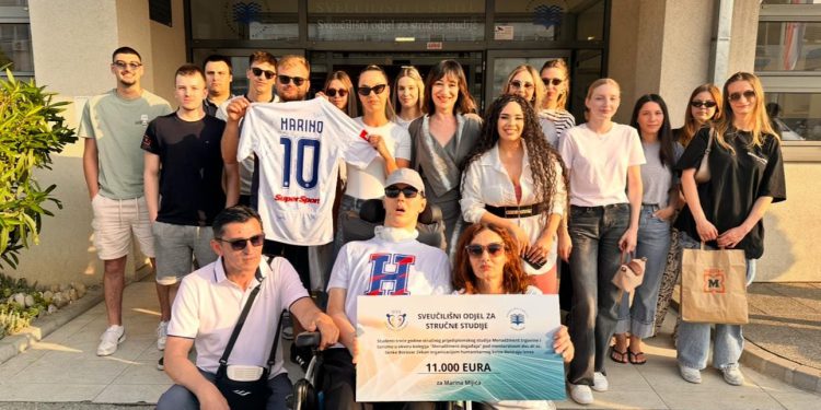 Uručen donacijski ček Marinu i njegovoj obitelji: Zajedno s Marinom, prodisali su i njegovi roditelji!