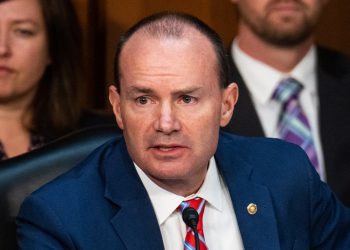 Utah Senator Lee povlači odredbu javne prodaje zemljišta s poreza na GOP