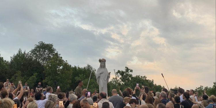 Uživo gledajte ukazanja: Postavljena kamera koja će snimiti veliki znak u Međugorju