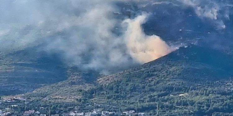 VELIKI POŽAR IZNAD KAŠTELA Gori makija na Kozjaku, u akciji 110 vatrogasaca i kanaderi