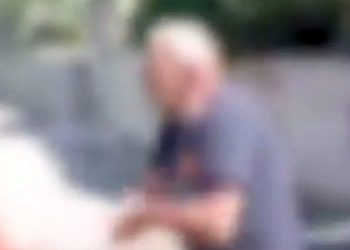 [VIDEO] INCIDENT U DALMACIJI Dva muškarca momcima prijetili šipkom, vrijeđali ih i tvrdili da je plaža privatna