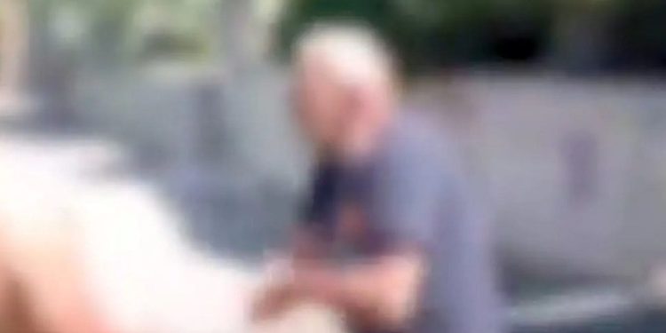 [VIDEO] INCIDENT U DALMACIJI Dva muškarca momcima prijetili šipkom, vrijeđali ih i tvrdili da je plaža privatna