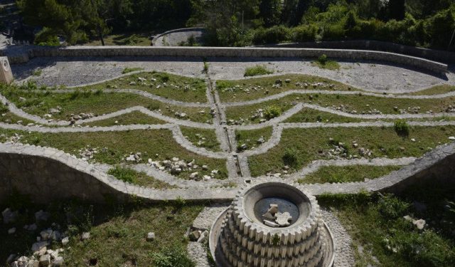 VIDEO Mostarac uredio stazu na Partizanskom groblju: Ako Grad neće, ja hoću