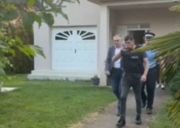 VIDEO Nakon cjelodnevne drame pripadnici MUP-a RS izveli Milana Miličevića iz kuće