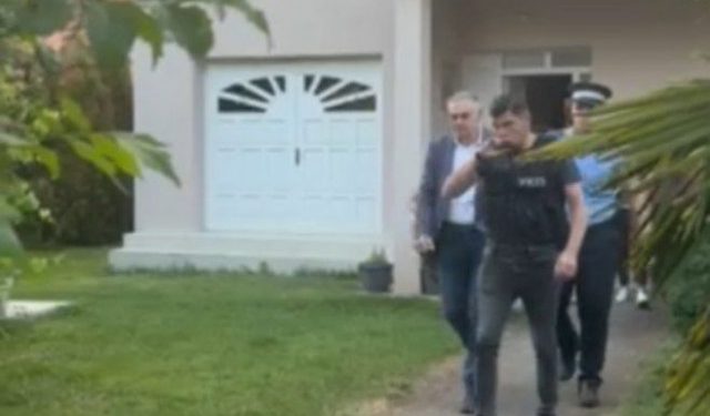 VIDEO Nakon cjelodnevne drame pripadnici MUP-a RS izveli Milana Miličevića iz kuće