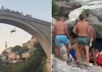VIDEO Turist skočio sa Starog mosta pa ga zbog toga tukli