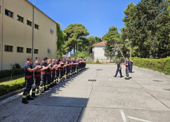 Vatrogasci iz Divulje se emotivno oprostili od svog kolege, pogledajte što su priredili