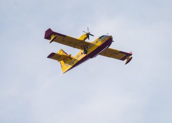 Vatrogasna buktinja pored Imotskog ugašena, kanaderi nadlijetali požarište