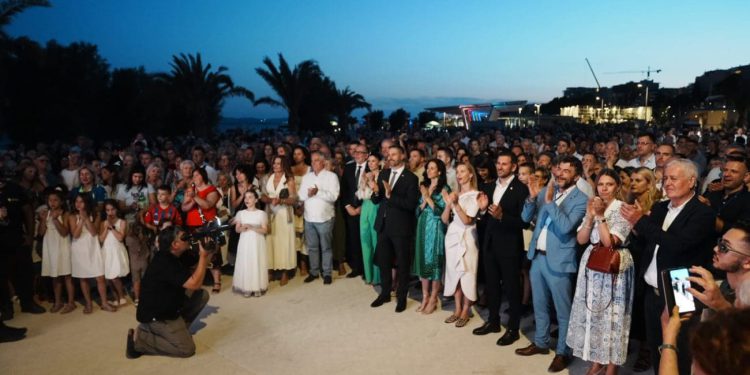 Večeras je Žnjan službeno otvoren! Evo što o svemu kažu građani