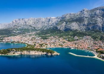 Vedro i sunčano uz umjerenu buru i maestral