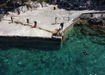 Velika ribarska mreža izvučena iz mora kod Obonjana