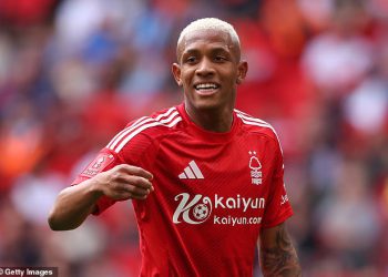 Veznjak Nottingham Forest Danilo želio je posudbu od strane Laliga Club jer je njegov prelazak u Lyon zastao od preseljenja francuskog kluba