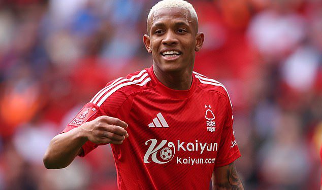 Veznjak Nottingham Forest Danilo želio je posudbu od strane Laliga Club jer je njegov prelazak u Lyon zastao od preseljenja francuskog kluba