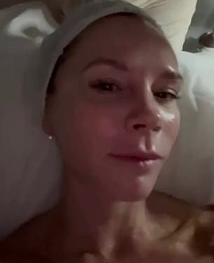 Victoria i David Beckham stavili su hrabro lice s ubodom postova nakon što je sina Brooklyna počast svom svekrvu usred gorke obiteljske svađe