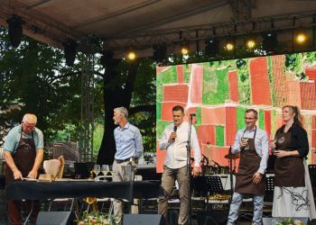 Vrgorac otvorio 8. Dane dalmatinskog pršuta i vina: “Uživajmo zajedno – sritno, zdravo i veselo”