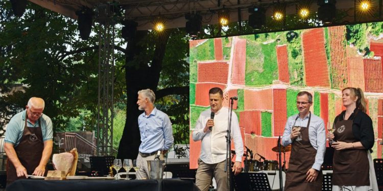 Vrgorac otvorio 8. Dane dalmatinskog pršuta i vina: “Uživajmo zajedno – sritno, zdravo i veselo”