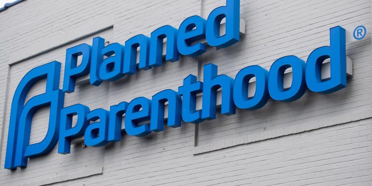 Vrhovni sud omogućuje državama da smanje financiranje Medicaida za planirano roditeljstvo