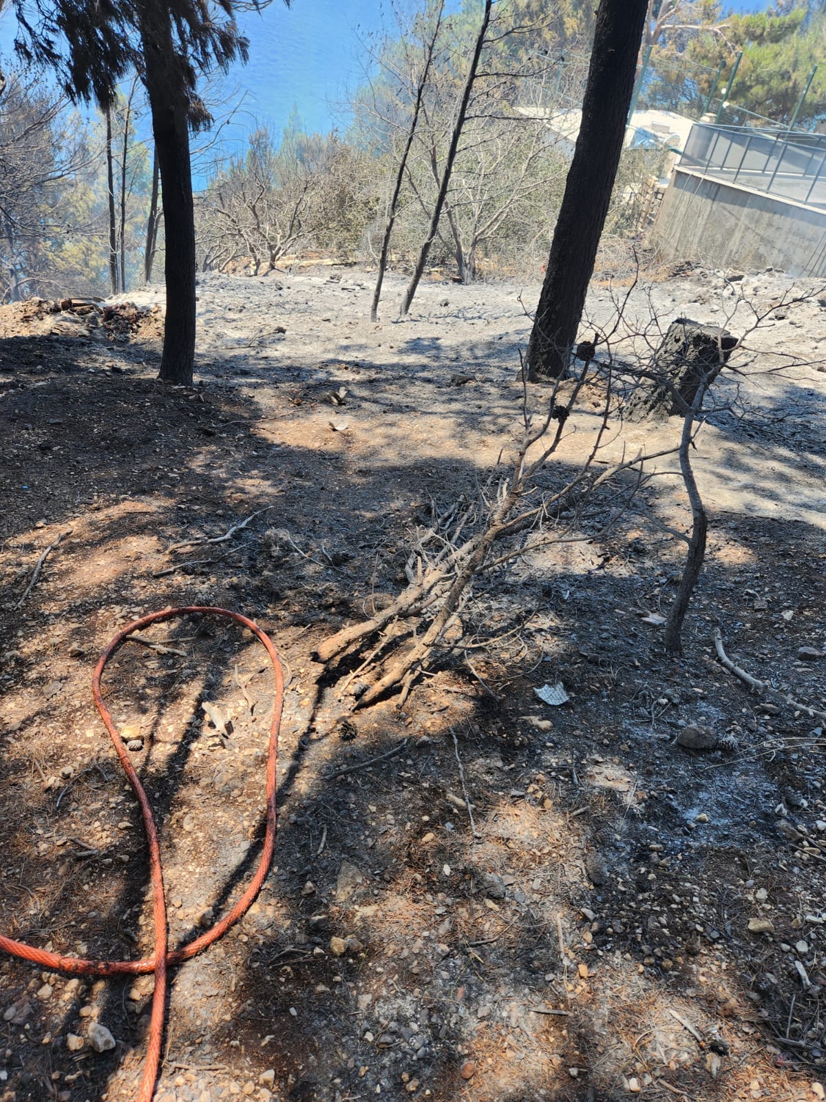 FOTO Galerija užasa - Vatrogasci objavili jezivu snimku, pogledajte što je ostalo nakon buktinje u Pisku -