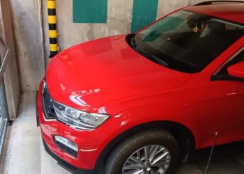 Pajdo autom zablokirao vrata garaže: “Neka se počnu pisati kazne”