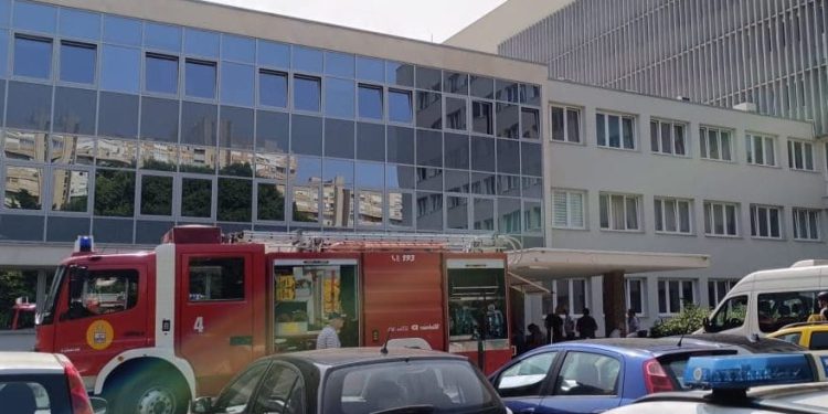 ZAPALILI SE KARTONI Požar u splitskoj bolnici