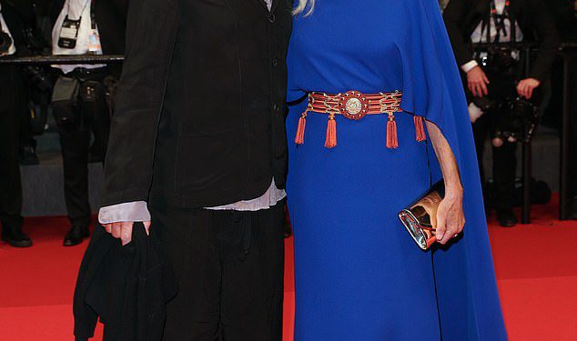 Zapanjujuća 4 milijuna dolara zlatne obale blagajne udara na tržište