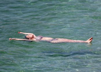 Zapuhala bura i ohladila more, sad se možete rasfriškati