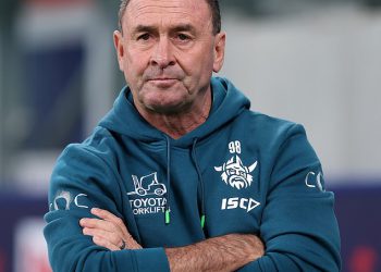 Zašto je trener Canberra Raidersa Ricky Stuart doveden u suze prilikom najave svog NRL -ovog tima da igra Wests Tigers ovog vikenda