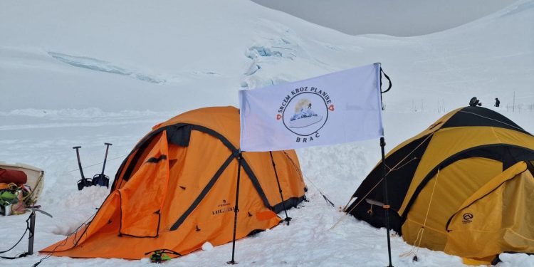 Završena humanitarna akcija “Srcem kroz planine – Denali”: Prikupljeno 26.659,03 eura za Dom zdravlja Supetar
