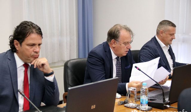 Željeznice i Autoceste FBiH, JP Vodovod i Deponija Mostar, općine Grude i Posušje ne plaćaju svoje dugove