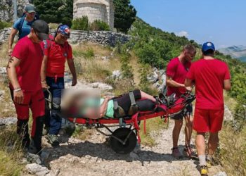 Žena nedaleko od Omiša pala u nesvijest, spašavali je HGSS-ovci