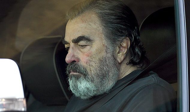 Znak da je Tom Selleck (80) odbija pogledati svoju dob nakon razornih otkazivanja plavih krvi