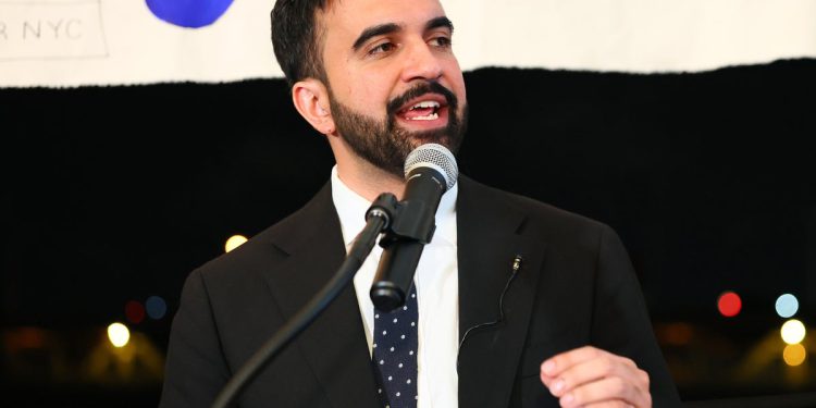 Zohran Mamdani obećava da će se boriti protiv bahatosti ako je izabran za gradonačelnika NYC -a nakon što je Maga spirala u ružnu islamofobiju