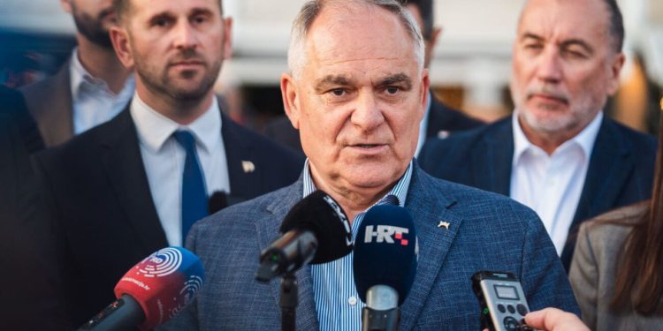 Župan Boban najavio besplatne udžbenike i za srednjoškolce! Uskoro i brzobrodska linija Trogir-Kaštela-Split-Omiš