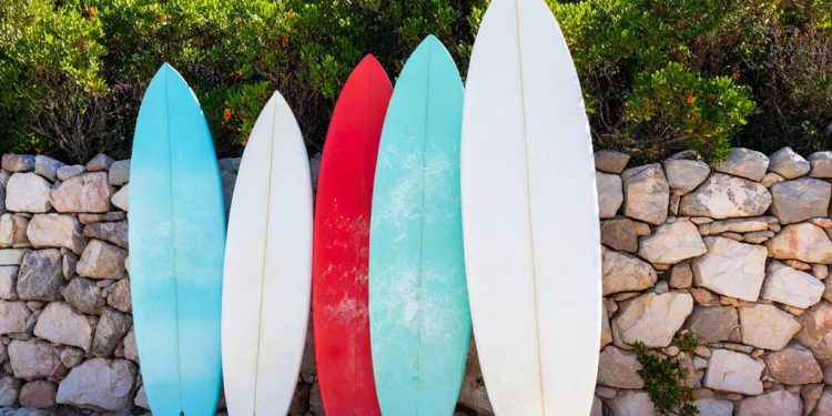 Maloljetni Česi spašeni u Velebitskom kanalu – Otplovili na daskama za jedrenje i odnijela ih bura!