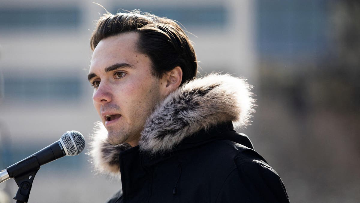 Hogg u izbliza mikrofona