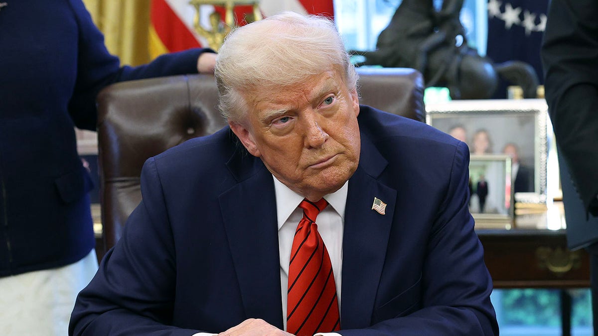 Trump u Ovalnom uredu