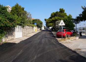 Grad − Završeni radovi asfaltiranja i uređenja kolnika u Ulici Od Montovjerne