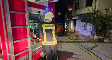 požar kuća Knežića ulica Tekija