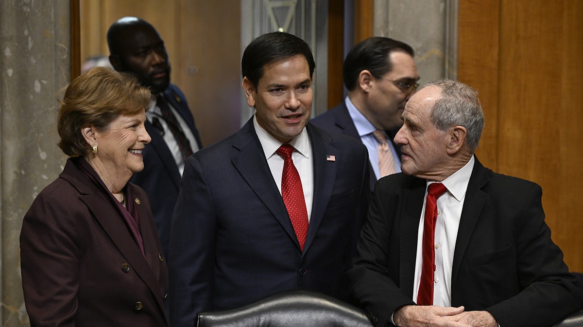 Sjedinjene Države Sens. Jeanne Shaheen, Dn.H., i James Risch, R-Idaho, sudjeluju u saslušanju Senatskog odbora za vanjske odnose za Marco Rubio da bude državni tajnik 15. siječnja 2025. 
