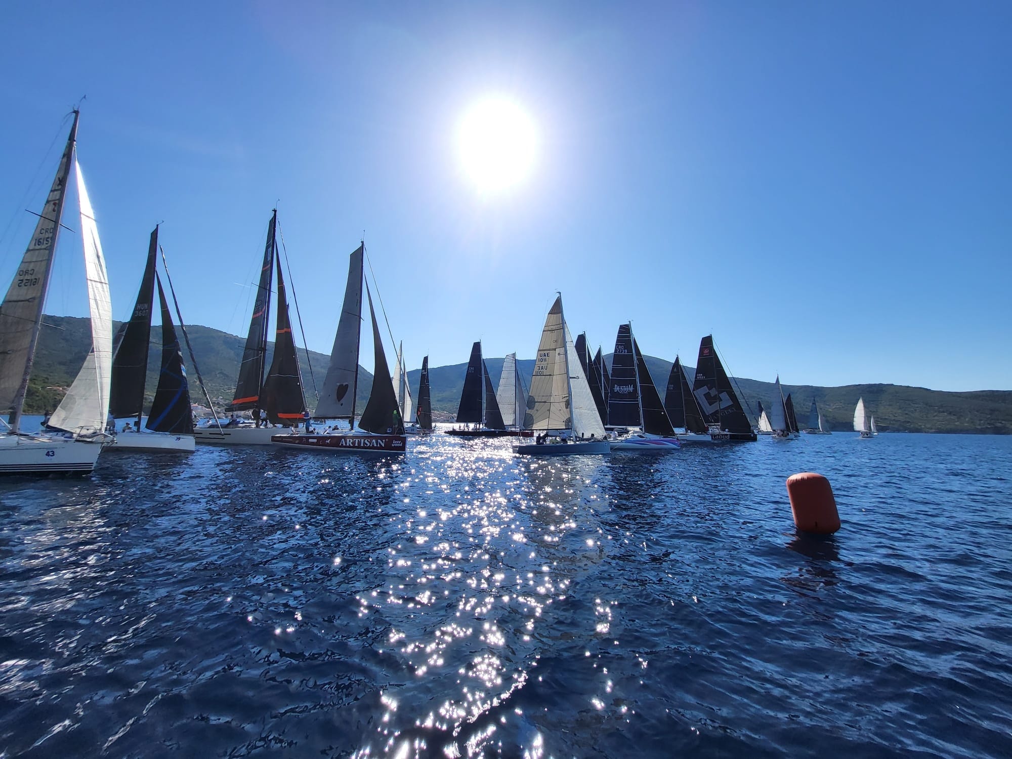 DINAMIČNA ZAVRŠNICA Završena 34. Komiška regata: "Prvo levanat, a na kraju maestral!"