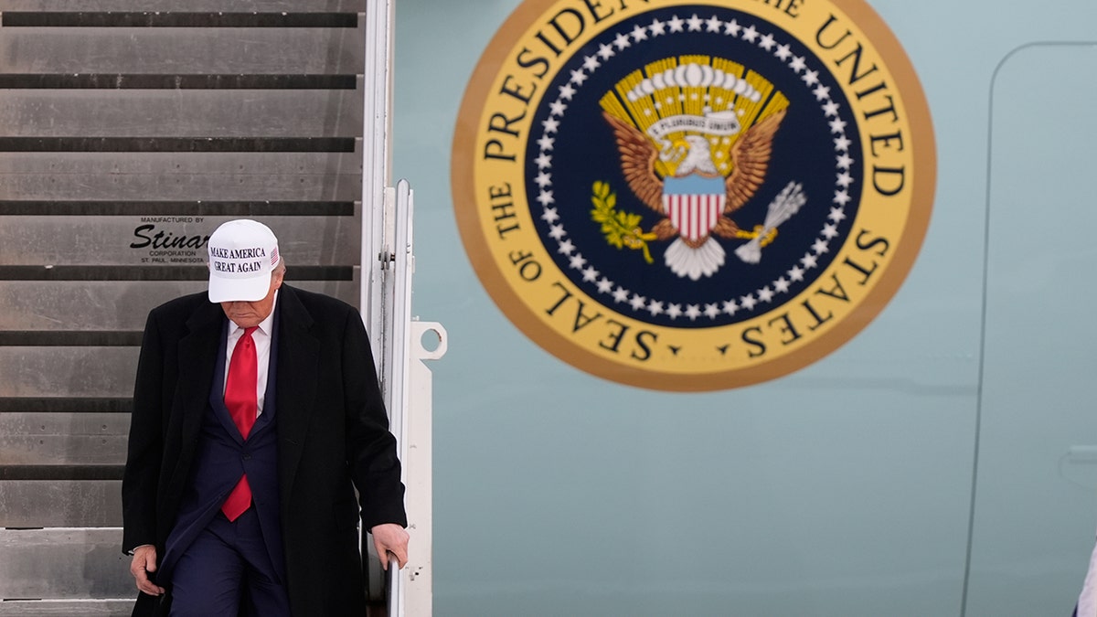 Trump stiže u zrakoplovnu snagu u Kanadi za G-7
