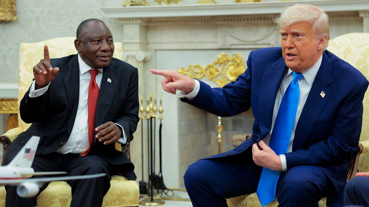 Trump u Ovalu